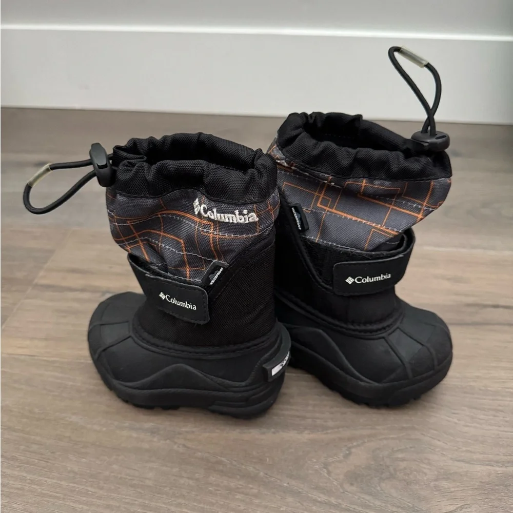 Boys 5T Columbia snow boots